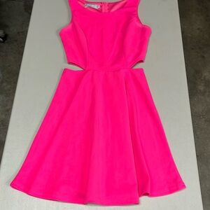 Super cute dress with side cut outs